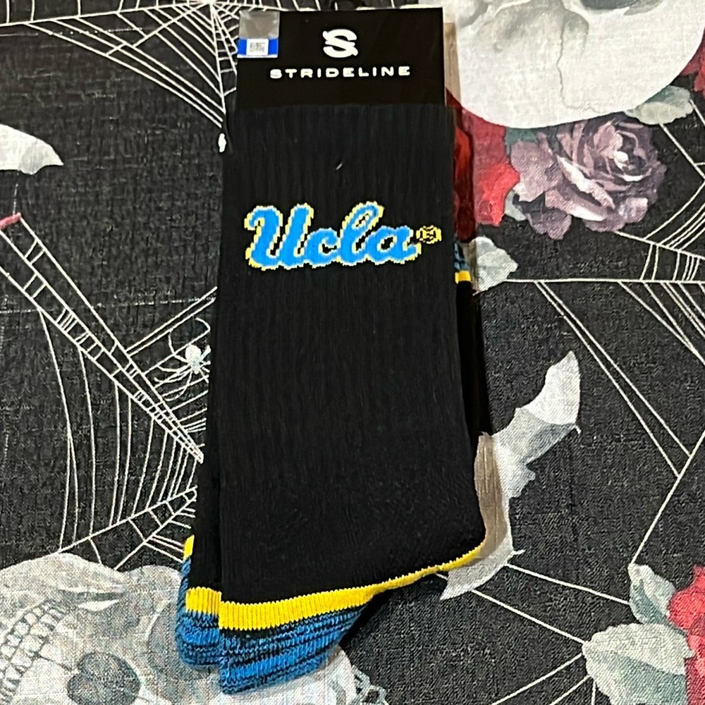 NWT STRIDELINE MENS M/L SHOE SZ 8-12 UCLA BRUINS BLACK/YELLOW/BLUE CREW SOCKS